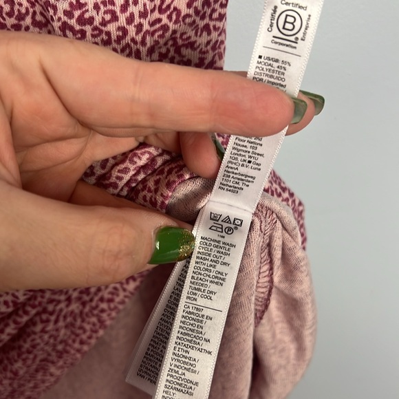 Athleta medium leopard print crewneck sleeveless tank - Picture 5 of 8